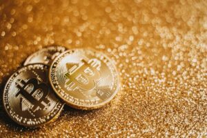 Read more about the article Gold And Bitcoin May Resume Their Uptrend Soon; Can Bitcoin Catch Up Gold?